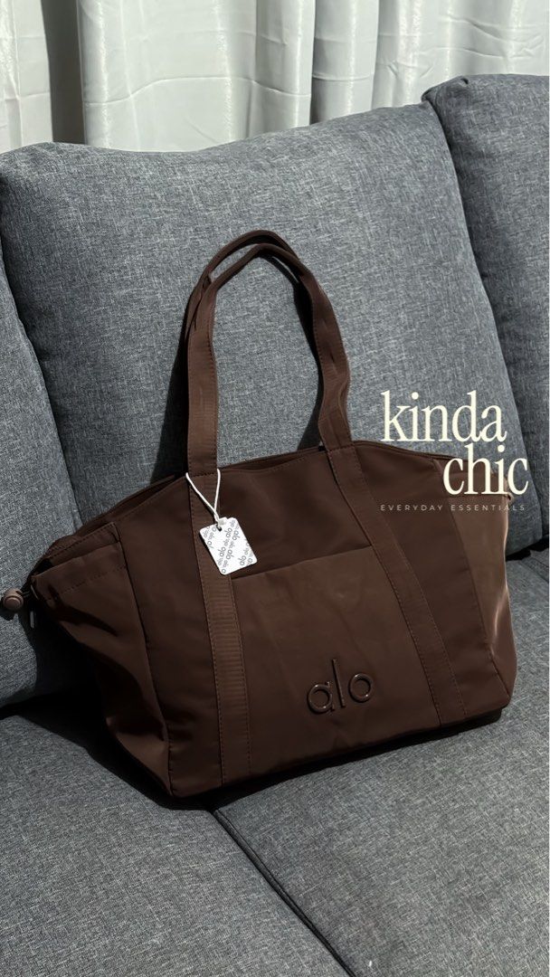 ALO TOTE BAG (Category: Tote Bags) located in Davao. Submitted by shop.kindachic (Listing ID 1462720353, Image 1). Description: READ THIS: NO TO JOY SHOPPERS. Respect your time & the seller’s. 💕 Everyday casual, gym or pickleball bag. High quality, made in vietnam bag. Spacious, lightweight. Also available in: Black, Cream (Limited Stocks Only) Price posted is as is, no haggling. Payment first. No COD. 🛵 Same-day delivery via Maxim 🚚 Nationwid
