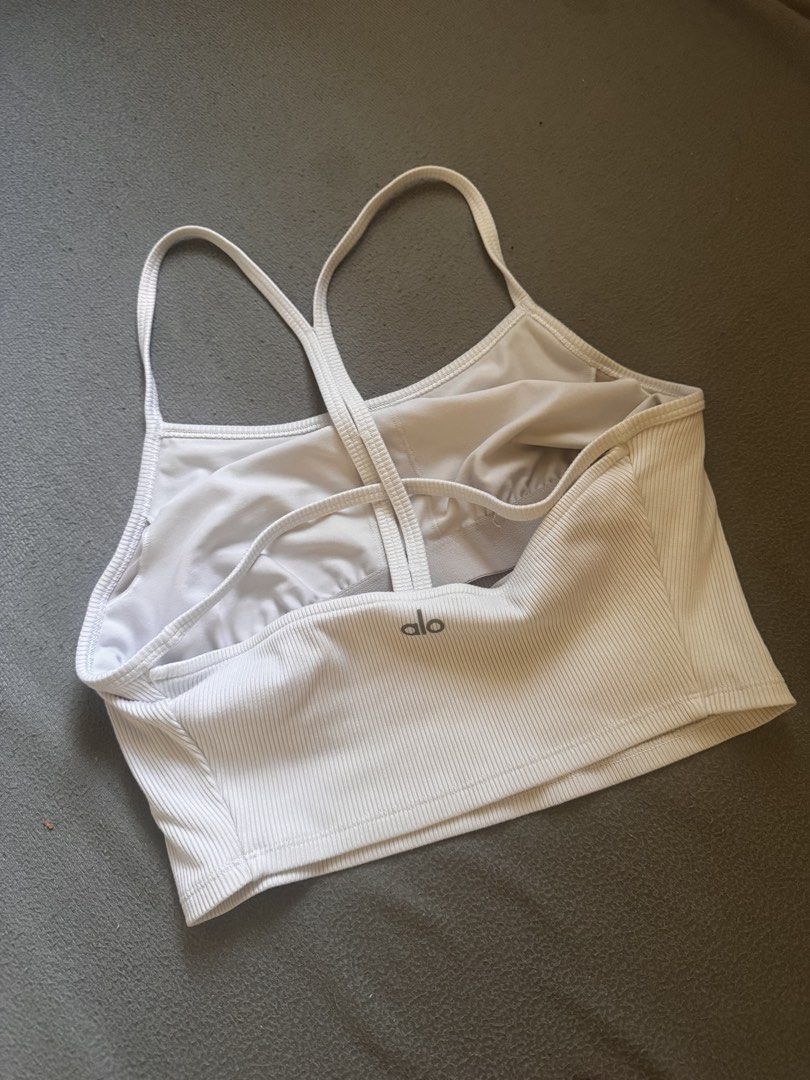Alo Yoga ribbed top (M) (Category: Activewear) located in Tarlac. Submitted by klossycates (Listing ID 1462688087, Image 2). Description: Used twice then stored Size: Medium (fits true to size) Last price posted for this one.