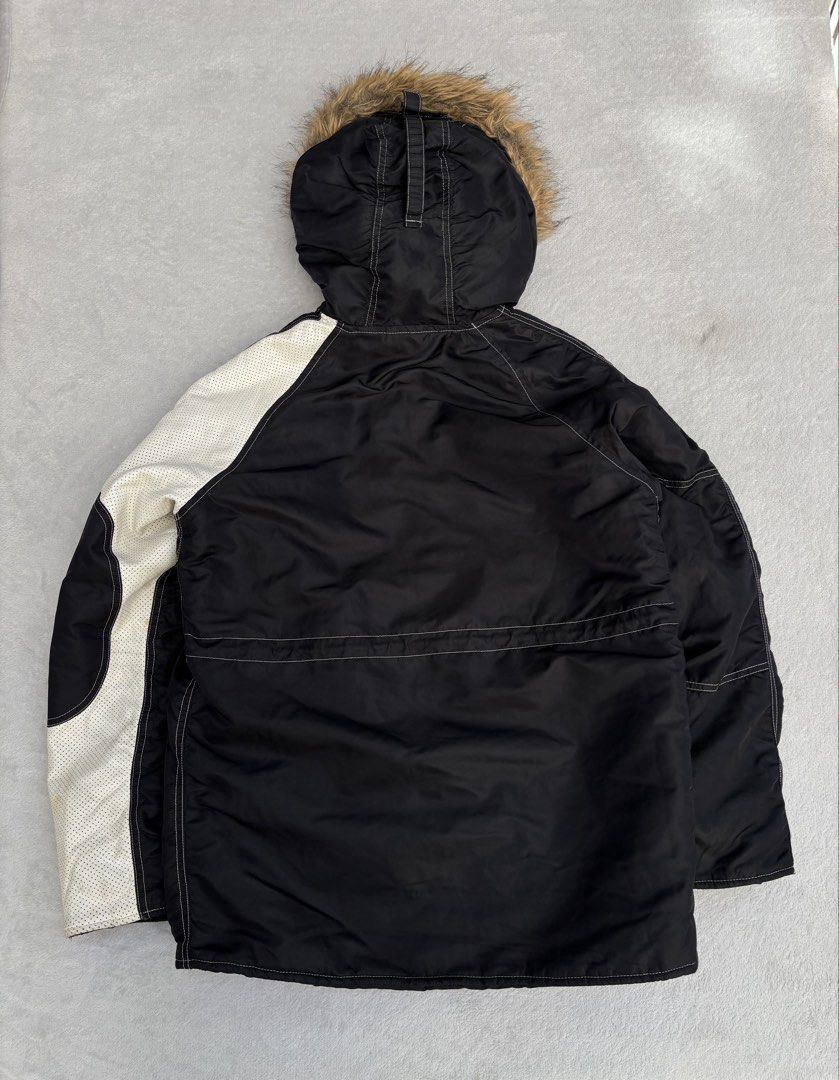 Alpha Industries x Head Porter Plus N-3B Parka (Category: Coats, Jackets and Outerwear) located in Baguio. Submitted by thecollector2600 (Listing ID 1462695946, Image 3). Description: Alpha Industries x Head Porter Plus N-3B Parka Small on tag Small to medium fit Pit to pit- 21.5” Length- 27” This garment is a specialized collaboration between heritage flight jacket manufacturer Alpha Industries and Japanese streetwear imprint Head Porter Plus. M
