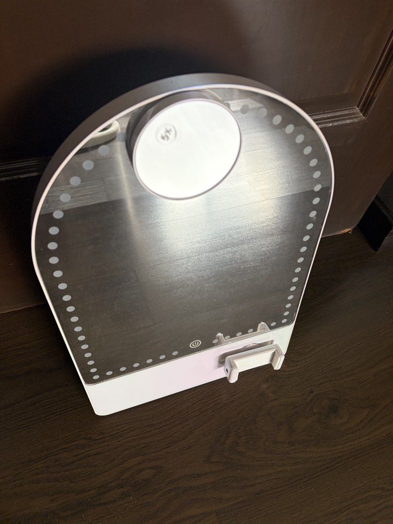 Anko Lighted mirror (Category: Mirrors) located in Manila. Submitted by urbanwear (Listing ID 1462851373, Image 3). Description: .