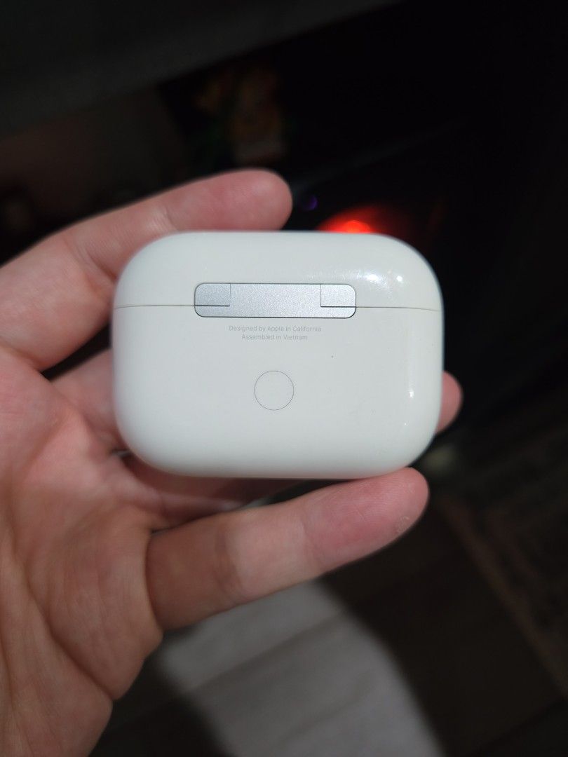 Apple AirPods Pro (2nd generation) with Charging Case (Category: Earphones) located in Manila. Submitted by thetopg. (Listing ID 1462747379, Image 3). Description: - AirPods Pro (2nd generation) - Includes charging case - Original packaging included - Latest model available - Ready for a new owner.