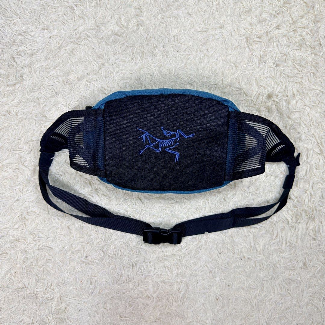 Arcteryx Arro Waist Pack (Category: Belt bags, Clutches and Pouches) located in Romblon. Submitted by thriftmc (Listing ID 1462830361, Image 2). Description: Arcteryx Arro Waist Pack 2.5 L No issue.