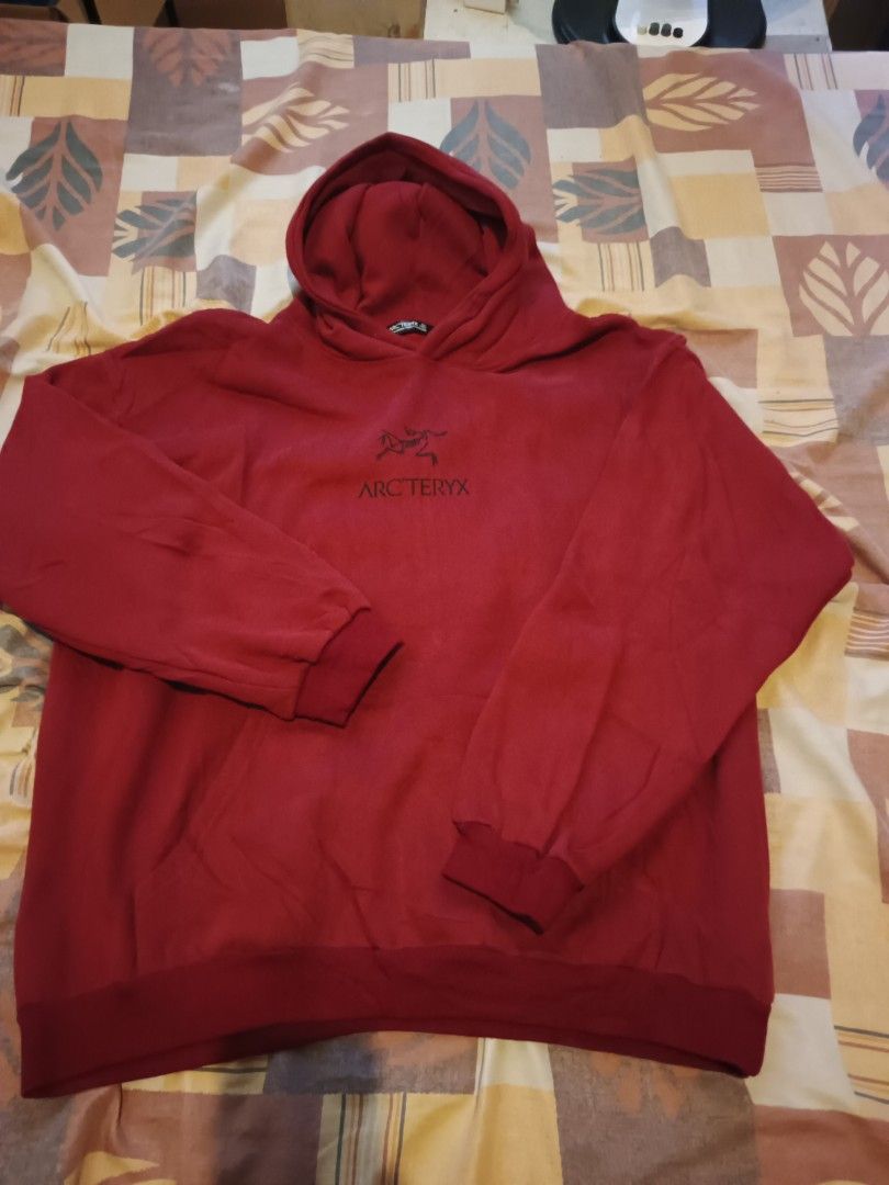 Arcteryx hoddie jacket (Category: Activewear) located in Odiongan. Submitted by thriftngo26 (Listing ID 1462707343, Image 3). Description: arcteryx hoddie jacket.