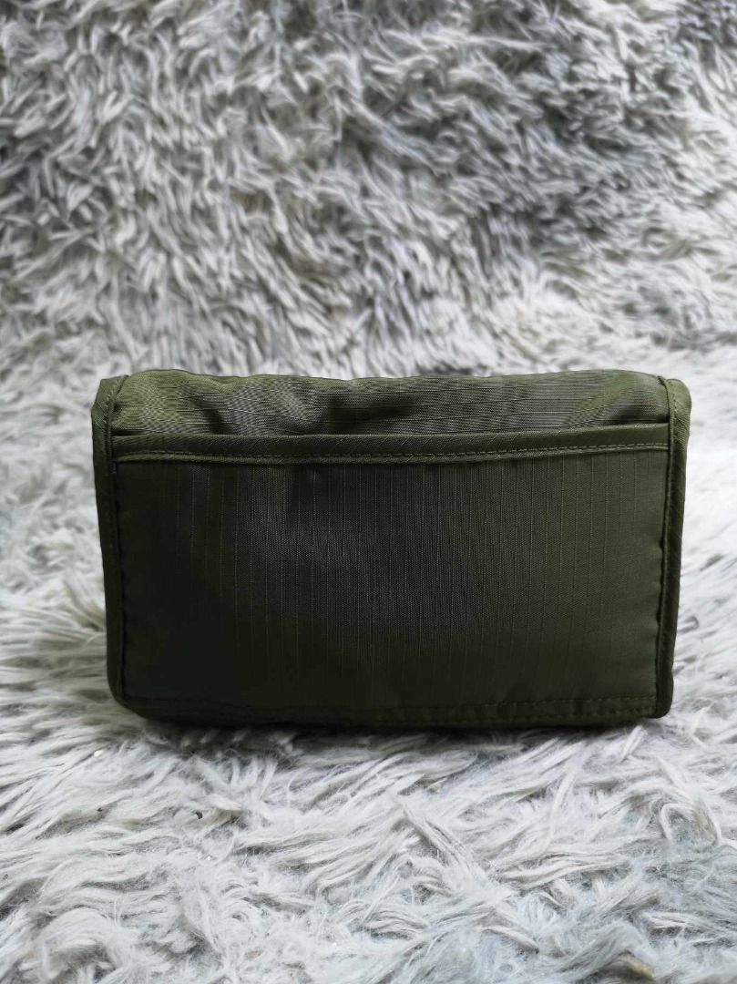 Army Green Dual Compartment Coin Purse (Category: Wallets & Card holders) located in Santa Cruz. Submitted by jmy_surplus.2 (Listing ID 1462684479, Image 1). Description: Size ; L - 6 W -7.4 Color ; Army green Type ; Purse Brand ; No brand Material ; Nylon Style ; Flap Closure Coin Purse LR 129 JMY 4 Batch #222.