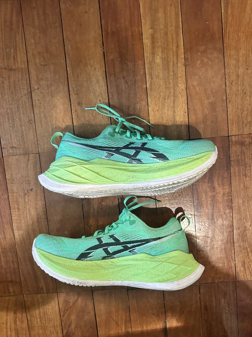 Asics Superblast 2 (US 10) (Category: Casual Shoes) located in Muntinlupa City. Submitted by alabang__thrift (Listing ID 1462764922, Image 1). Description: Mileage 65km - strava.