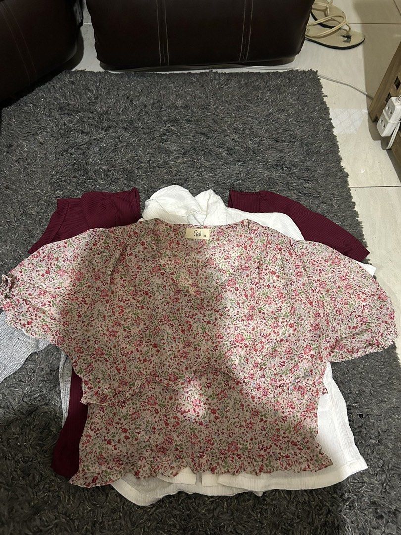 Assorted Branded tops (Category: Others Tops) located in Agdangan. Submitted by christy_4 (Listing ID 1462822524, Image 3). Description: 300 pesos each (Big discount for multiple purchase).
