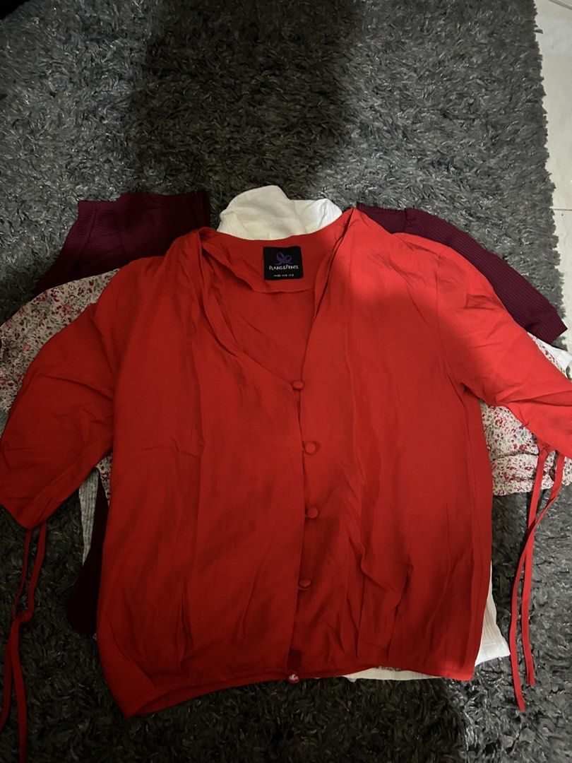 Assorted Branded tops (Category: Others Tops) located in Agdangan. Submitted by christy_4 (Listing ID 1462822524, Image 1). Description: 300 pesos each (Big discount for multiple purchase).