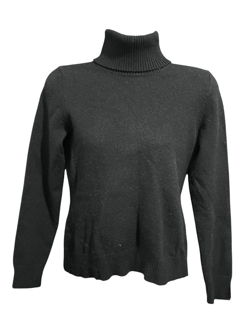 Assorted long sleeves sweaters 50 each (Category: Blouses) located in Taguig. Submitted by collectionsbykhrisna (Listing ID 1462863382, Image 2). Description: 50 each only assorted brands size large.