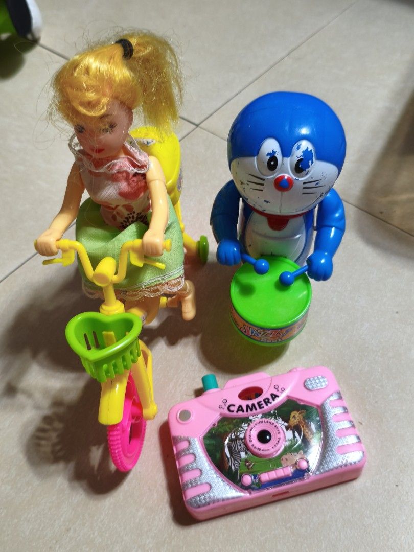 Assorted toys (Category: Kids Toys) located in Las Pinas. Submitted by dnbrbnt (Listing ID 1462724393, Image 1). Description: 50 for all loc. las piñas.
