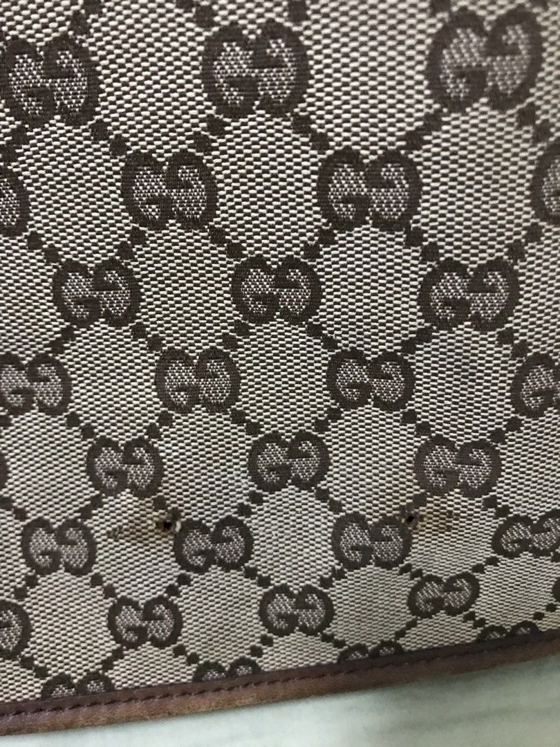 Auth Gucci Project Bag (Category: Luxury Bags & Wallets) located in Manila. Submitted by freshlemon58885 (Listing ID 1462780671, Image 3). Description: Minor issue seen on the pic Missing logo front Med to near Large .
