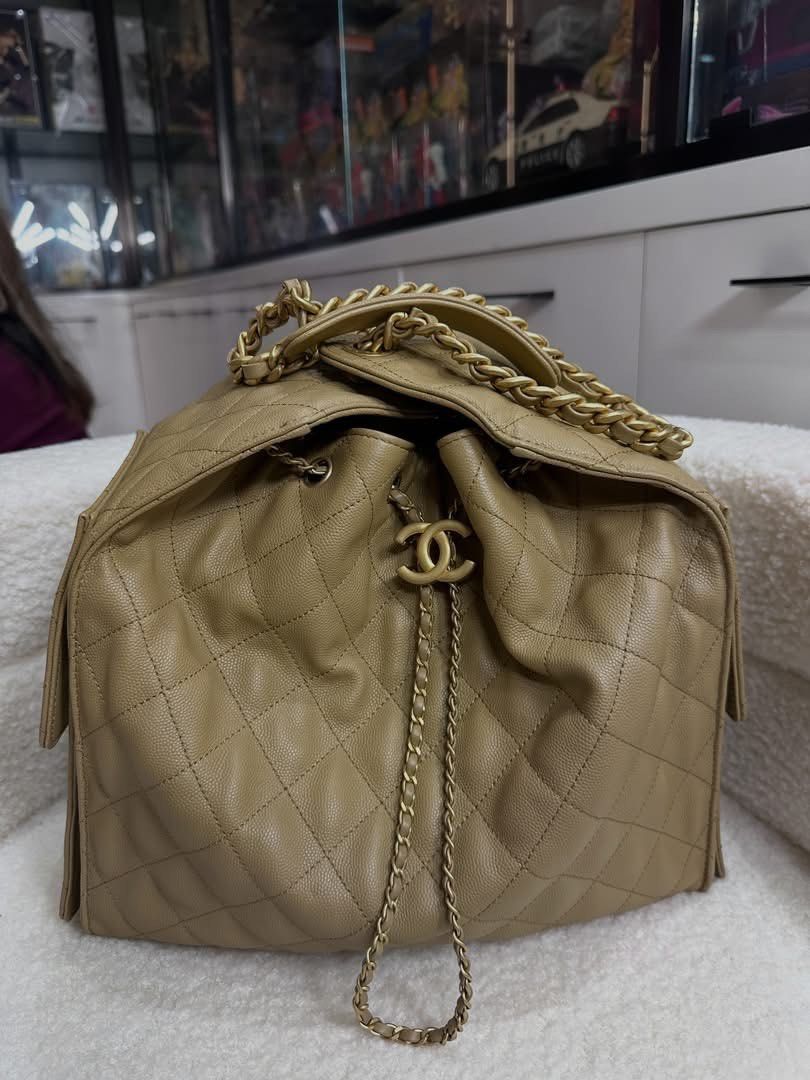 Authentic Chanel (Category: Luxury Bags & Wallets) located in Manila. Submitted by chloe_luxuries (Listing ID 1462704386, Image 1). Description: Guaranteed Original Chanel 25 medium size in caviar leather gold hardware mirochipped Still in excellent condition Comes with dustbag Pm for those interested .