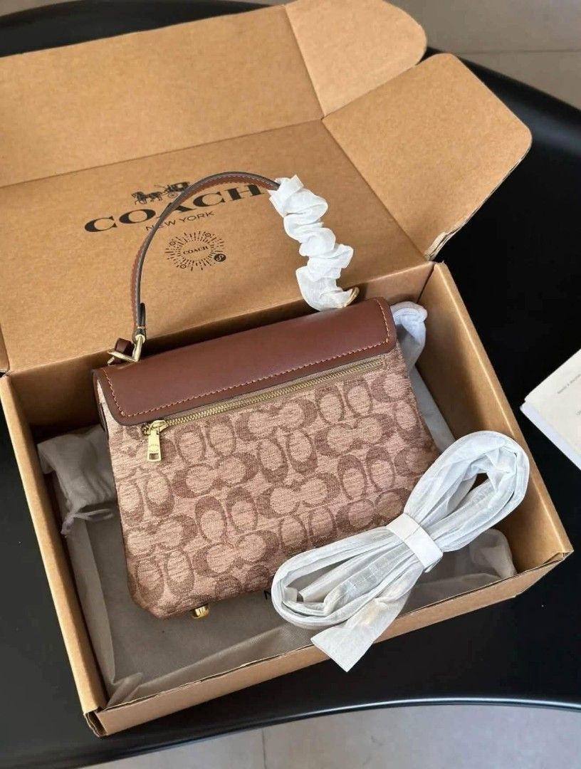 🇺🇸AUTHENTIC COACH BAG FOR WOMEN🇺🇸 (Category: Shoulder Bags) located in Manila. Submitted by luckyperfectfinds (Listing ID 1462698298, Image 2). Description: .
