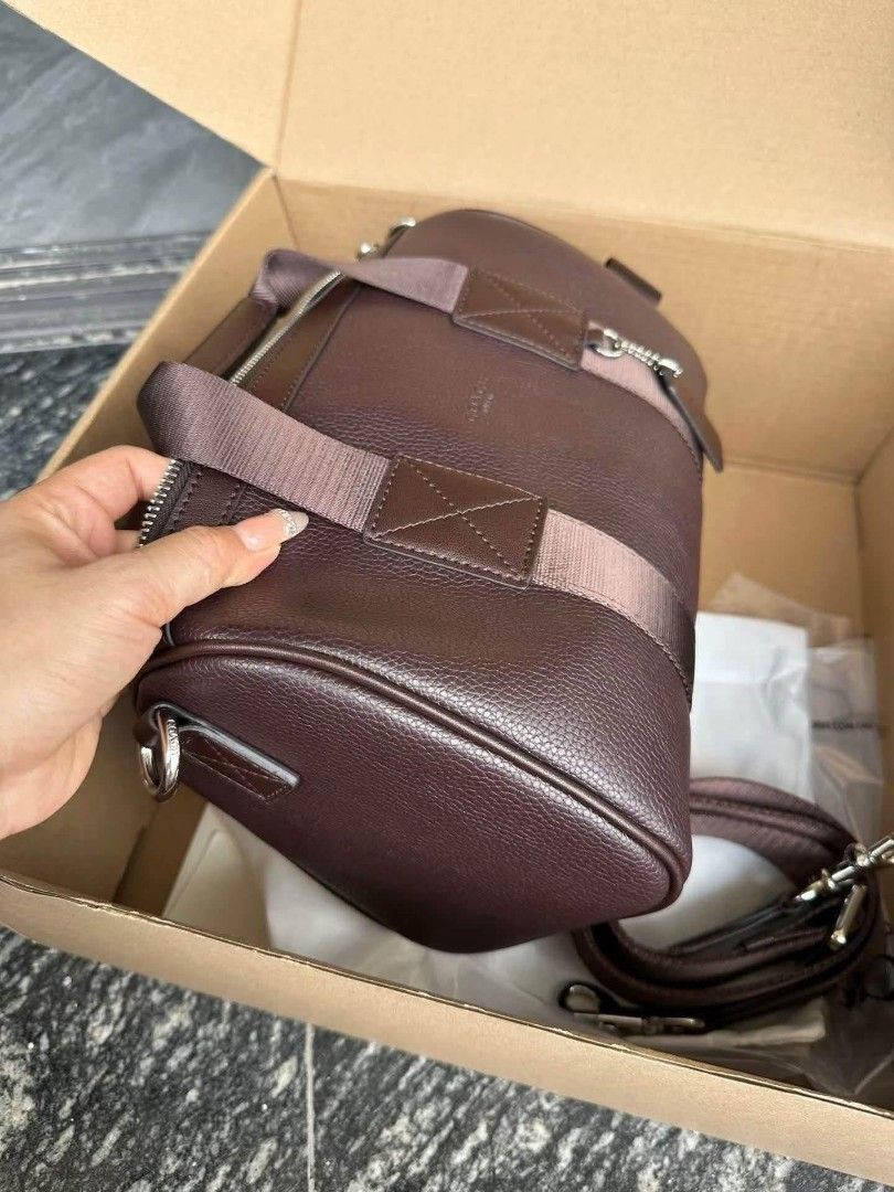 Authentic Coach Bag for Women (Category: Cross-body Bags) located in Manila. Submitted by miunicahija06 (Listing ID 1462832822, Image 3). Description: Now Available!!! Reserve yours now.. Super nice in actual 😍 Original Mall pull out ✔️New Arrival ✔️Brandnew ✔️With inclusions RESELLERS ARE WELCOME!!! 🥰 DM FOR DISCOUNT.
