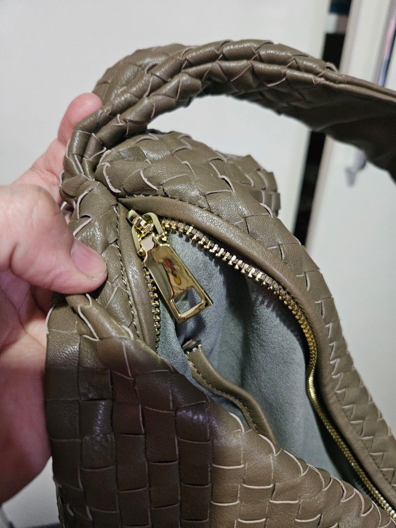 Authentic Italian Leather Bag (Category: Shoulder Bags) located in Manila. Submitted by adaptingminimalism (Listing ID 1462752139, Image 3). Description: Weaved Hobo Bag (Medium size) Zipped closure 2 open pockets 1 zipper pocket Bought from Samu't Sari Its Mae's Choice (FB).