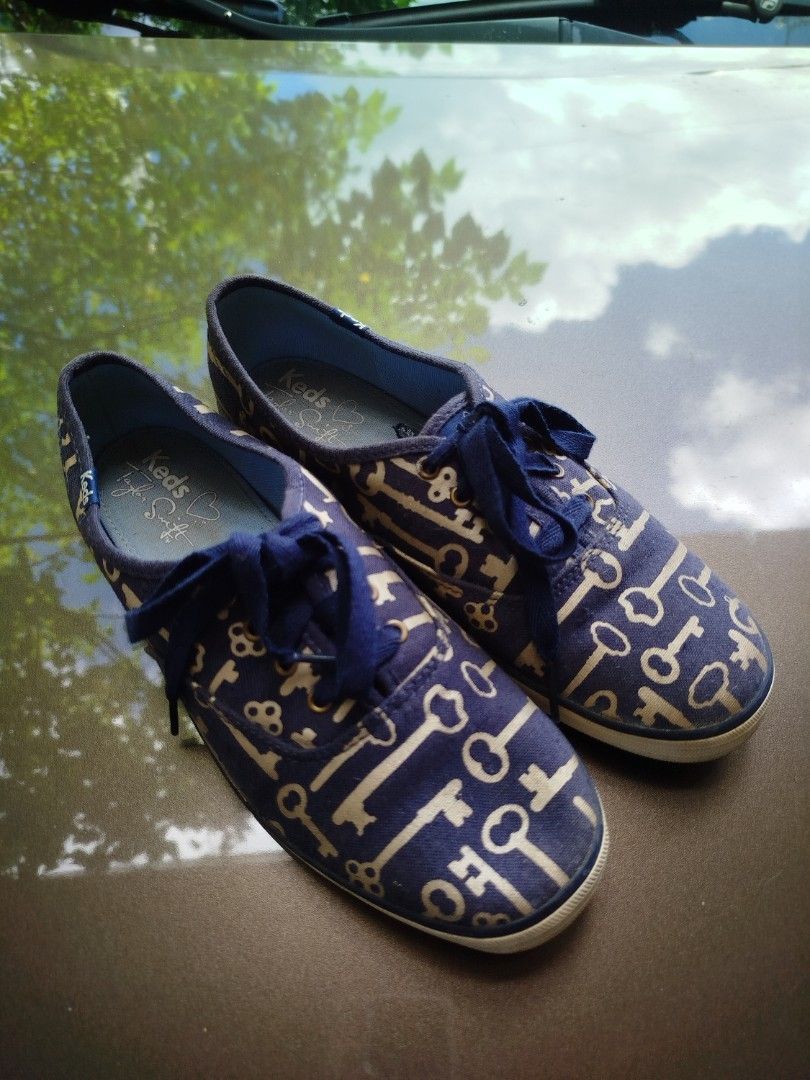 Authentic KEDS 🔥 (Category: Sneakers) located in Naga. Submitted by jea1991 (Listing ID 1462820393, Image 1). Description: .