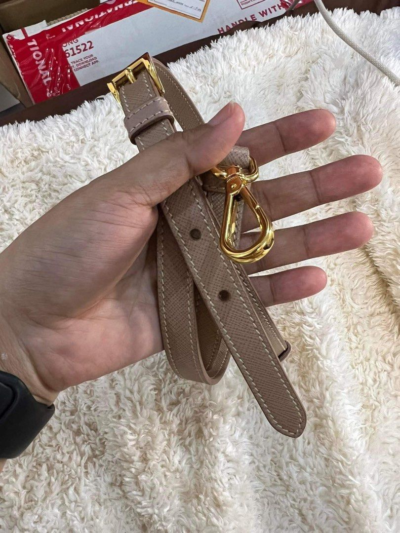 Authentic Prada Promenade (Category: Luxury Bags & Wallets) located in Quezon City. Submitted by beayuvienco (Listing ID 1462722332, Image 3). Description: .