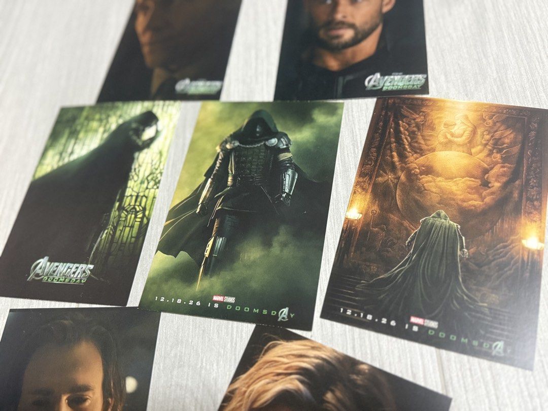 Avengers 5 Doomsday 復仇者聯盟5末日降臨 avengers 4復仇者聯盟4 postcard/海報 Spider-man Brand new day 蜘蛛俠英雄重生（非hottoys poster （分類：歐美周邊）位於 Hong Kong。 由 mightyphoenix-28d6 提交（商品編號 1462830062，圖片 2）。簡介： 私人訂製一套復仇者聯盟：終局之戰嘅閃卡。有唔同角色嘅造型，包括Thanos、Captain America、Black Widow、Thor同埋Iron Man。卡面有電影Logo同埋日期。收藏品嚟講好正，送禮自用都得。。