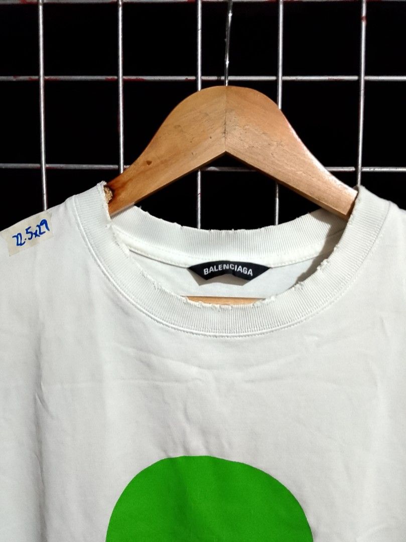 Balenciaga Alien Short Sleeve (Category: Tshirts & Polo Shirts ) located in Surigao. Submitted by luffytrift (Listing ID 1462811154, Image 3). Description: Balenciaga Alien Short Sleeve White distress design Size: Small Dimension: L 22.5 X W 29 Excellent Condition Color rate: 9.5 Issue: Kita sa picture.