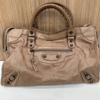 (Category: ) located in . Submitted by chic.botique (Listing ID 1462703310, Image 1). Description: .