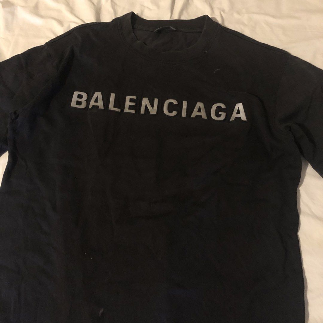 Balenciaga Shirt (Category: Tshirts & Polo Shirts ) located in Angeles City. Submitted by csmcgrl (Listing ID 1462807811, Image 1). Description: — medium — og — price is negotiable — on hand, no rush shipping 🧾 mop: maribank, maya 🚚 mod: direct jnt 📍loc: angeles city, pampanga .