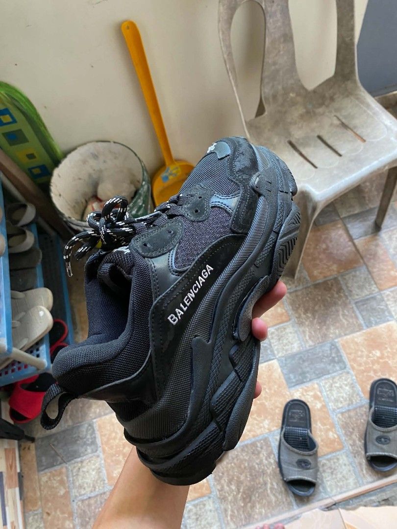 BALENCIAGA TRIPLE S (Category: Sneakers & Footwear) located in Manila. Submitted by aize2thrft (Listing ID 1462730081, Image 2). Description: BALENCIAGA TRIPLE S LIKE NEW CONDITION SIZE 38 (24cm).