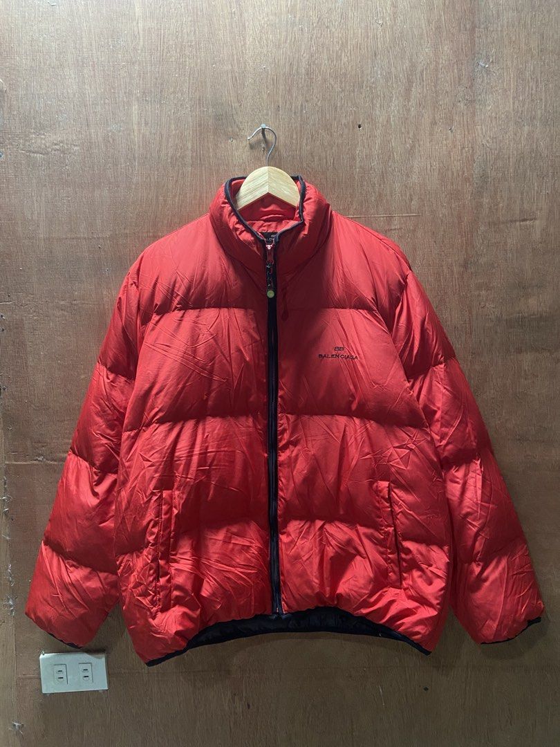 BALENCIAGA VINTAGE PUFFER JACKET (Category: Luxury Apparel) located in Naga. Submitted by lux.shirt.ph (Listing ID 1462712037, Image 1). Description: BALENCIAGA PUFFER JACKET AUTHENTIC 9.5/10 COLOR RATE EXCELLENT CONDITION NO MAJOR FLAWS NEEDWASH ONLY 24x28 DIMENSION.