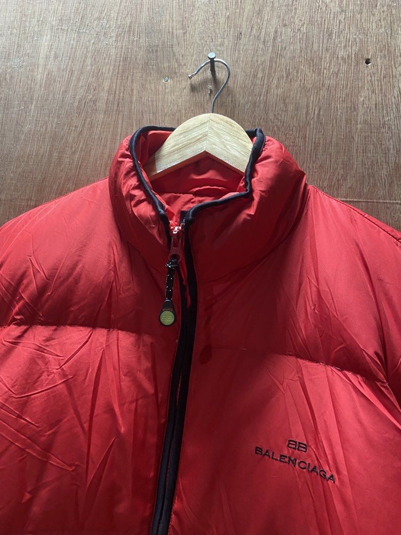 BALENCIAGA VINTAGE PUFFER JACKET (Category: Luxury Apparel) located in Naga. Submitted by lux.shirt.ph (Listing ID 1462712037, Image 2). Description: BALENCIAGA PUFFER JACKET AUTHENTIC 9.5/10 COLOR RATE EXCELLENT CONDITION NO MAJOR FLAWS NEEDWASH ONLY 24x28 DIMENSION.