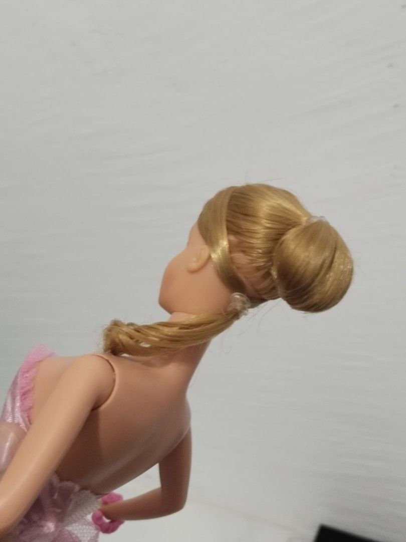 Ballerina Barbie 1970s (Category: Kids Toys) located in Magalang. Submitted by barbiedots. (Listing ID 1462710108, Image 3). Description: flaws: Rebodied, cut thums .