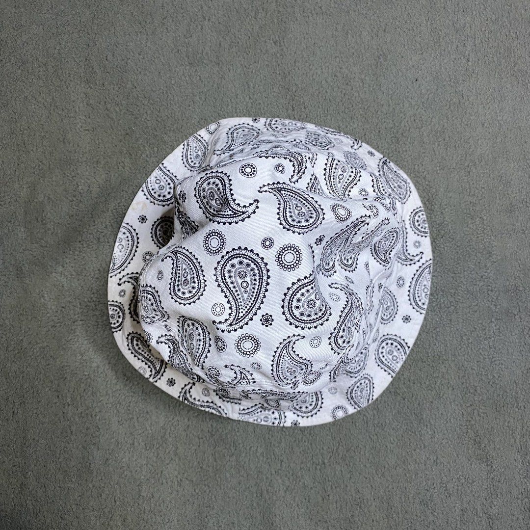 Bandana Bucket Hat (Category: Caps & Hats) located in Dasmarinas. Submitted by slime_thrifts (Listing ID 1462774996, Image 2). Description: Bandana Bucket Hat One size fits all Excellent Need wash only ₱100 + sf.