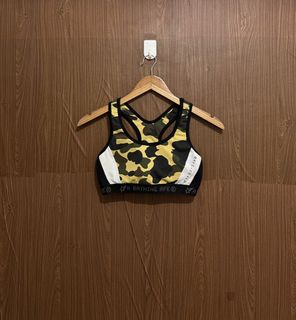 (Category: ) located in . Submitted by streetwear.collections (Listing ID 1462788874, Image 1). Description: .