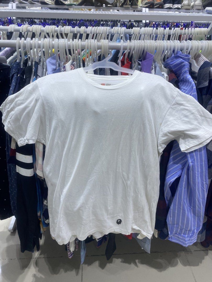 Bape hanes white tee (Category: Tshirts & Polo Shirts ) located in Legazpi City. Submitted by dimas_loot (Listing ID 1462837379, Image 1). Description: Bape white tee Size large No issue need wash 450 .