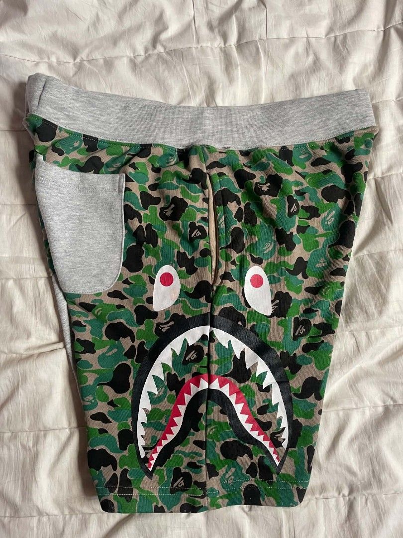 BAPE SHARK SHORT (Category: Shorts) located in Lapu Lapu. Submitted by jc.happyburdagol (Listing ID 1462767607, Image 3). Description: Original Brand new condition No issue Adjustable / Stretchable.