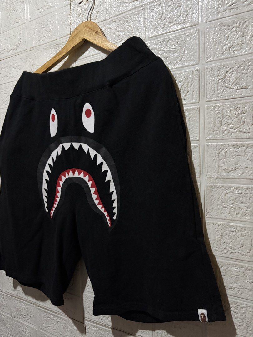 BAPE SHARK SWEATSHORT (Category: Shorts) located in Quezon City. Submitted by chraliskyutie (Listing ID 1462795151, Image 2). Description: BAPE SHARK SHORT W 34 to 38 L 23 LO 13 Color Rate 9.510 Excellent Condition No issue 1200 .