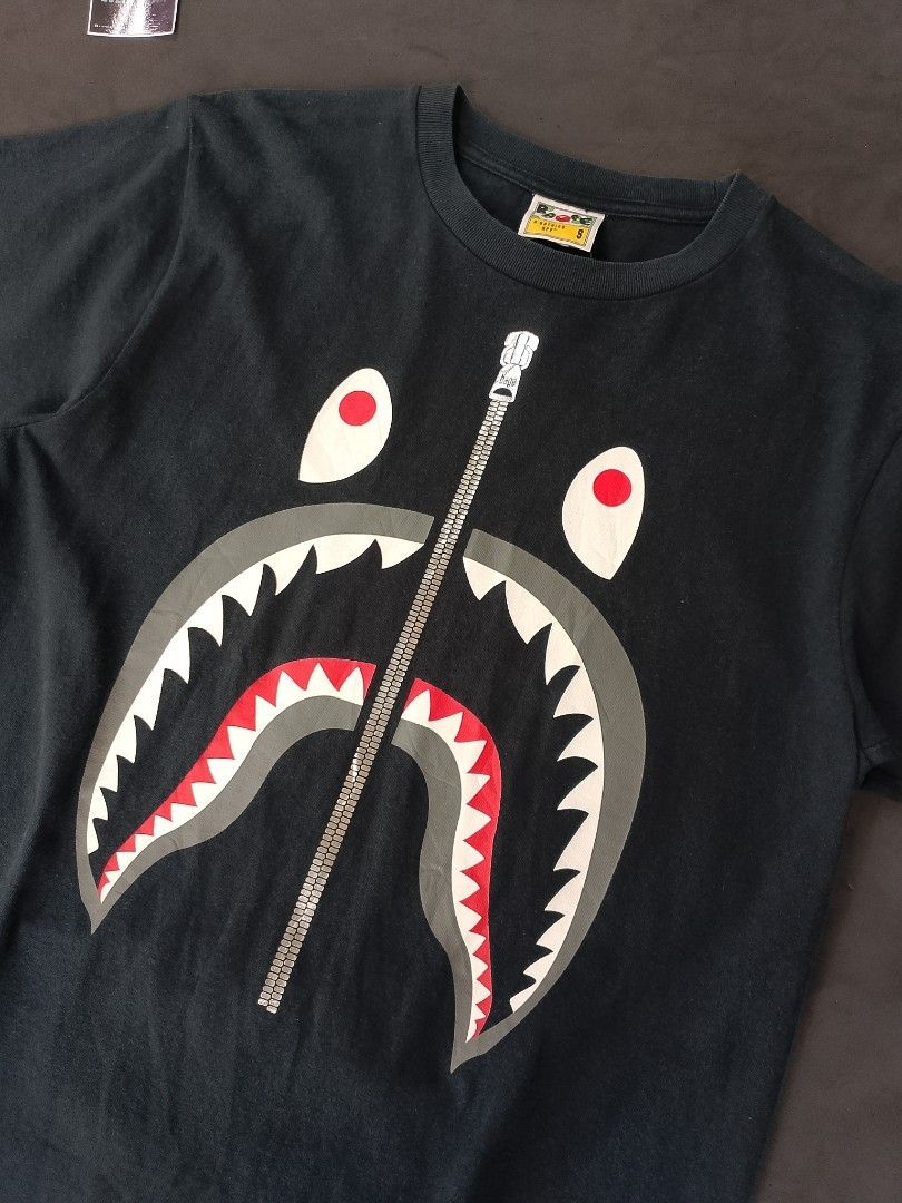 Bape shark t shirt (Category: Tshirts & Polo Shirts ) located in Magsaysay. Submitted by every.w3ar (Listing ID 1462835693, Image 2). Description: check each photo for more details no issue ❌.