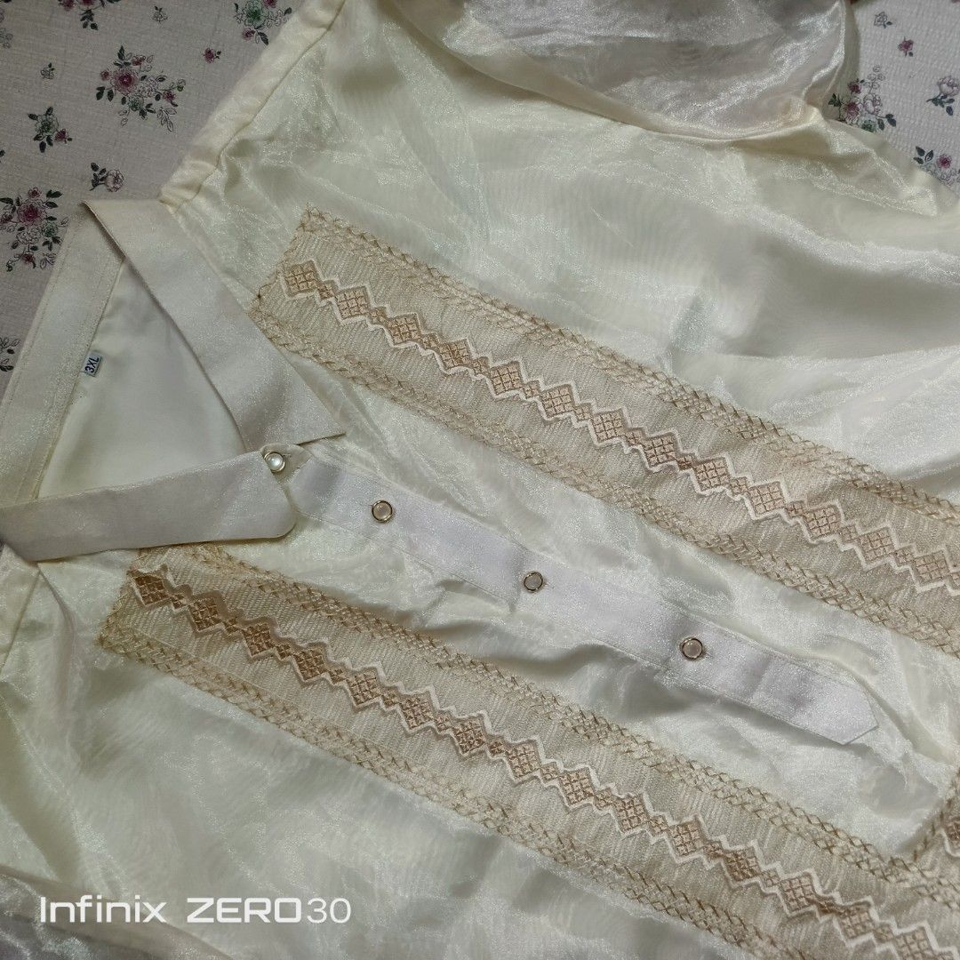 BARONG 3XL(23*28) (Category: Formal Shirts) located in Quezon City. Submitted by ahyaladyblue (Listing ID 1462762604, Image 2). Description: .