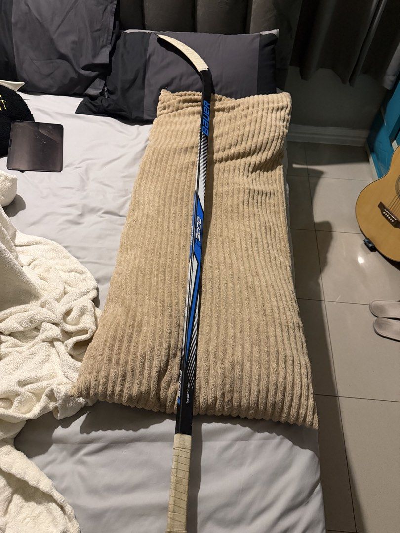 BAUER 13000 Hockey Stick (Category: Skates, Rollerblades & Scooters) located in Manila. Submitted by darelmyboi56786 (Listing ID 1462831427, Image 2). Description: ✅ Bauer I3000 Used Size - SR FLEX - 87 Pattern - P92 Just stored never used for months Left handed stick ✅ Pm for sure buyer 📍Malate Manila .