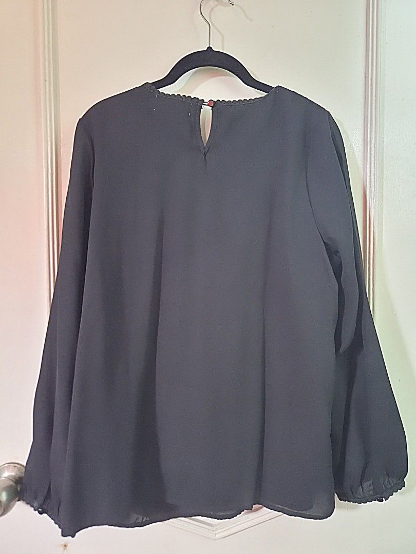Bayo - Black Longsleeves (Large) (Category: Longsleeves) located in Las Pinas. Submitted by ajbash (Listing ID 1462721688, Image 2). Description: .