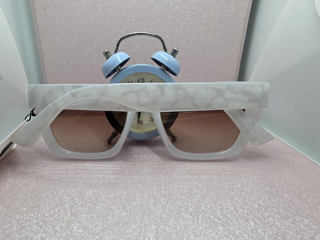 BBase Design HK (Category: Sunglasses & Eyewear) located in La Trinidad. Submitted by zasha28 (Listing ID 1462852100, Image 1). Description: .