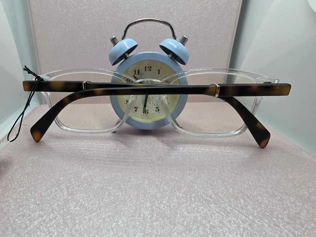 BBase Design KH (Category: Sunglasses & Eyewear) located in La Trinidad. Submitted by zasha28 (Listing ID 1462852330, Image 2). Description: New replaceable lens for men lightweight frame.