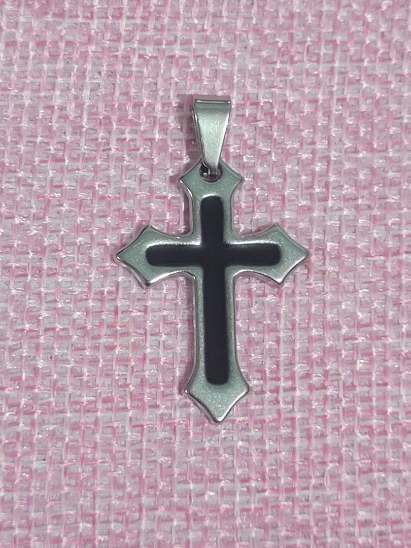 BEAUTIFUL STAINLESS SILVER BLACK CROSS PENDANT (Category: Religious Items) located in Taguig. Submitted by roumie (Listing ID 1462819003, Image 3). Description: BEAUTIFUL STAINLESS SILVER BLACK CROSS PENDANT brand new and sealed what you is what you get made of solid stainless non tarnish and non fade with free velvet pouch.