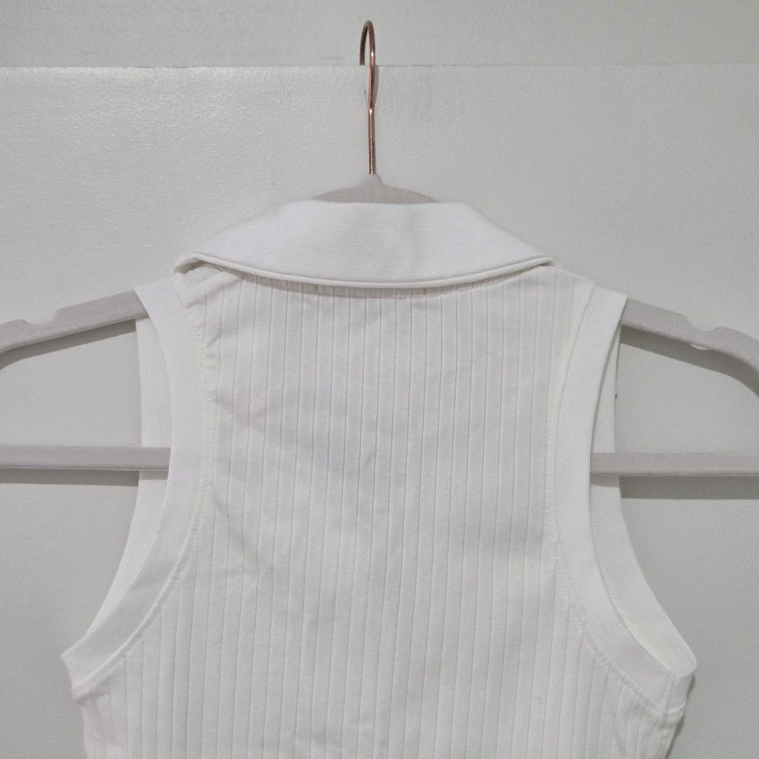 bench ribbed collared top in white (Category: Shirts) located in Las Pinas. Submitted by simpleasangel (Listing ID 1462781968, Image 3). Description: size small ♦️ selling low to free up closet space♦️ ~ shipping via j&t / lalamove only mode of payment: gcash / bdo.
