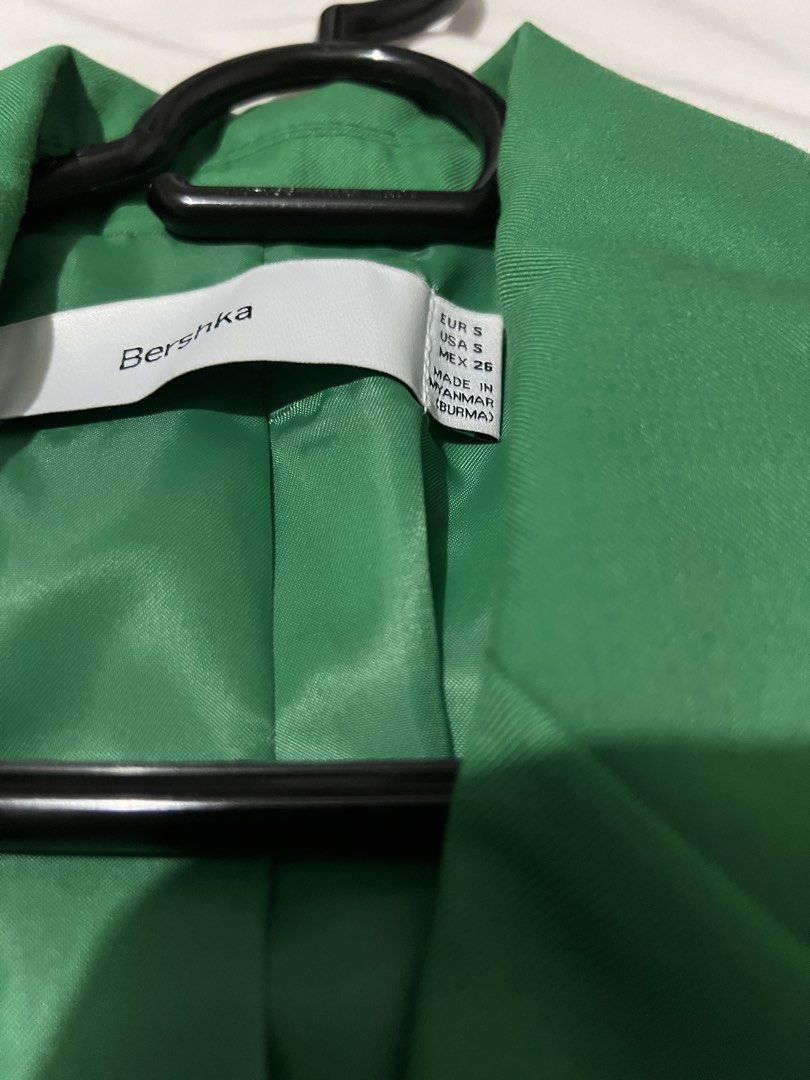 Bershka Green Single-Breasted Blazer (Category: Coats, Jackets and Outerwear) located in Pasig City. Submitted by shop.rdm (Listing ID 1462870349, Image 2). Description: - Bershka Green Blazer - Single-breasted with two-button closure - Two front pockets - Made in Myanmar - Perfect for dressing up or down.
