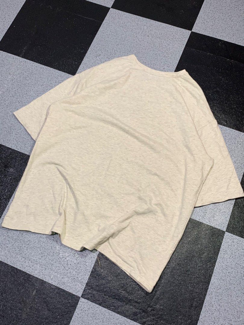 BETTY BOOP (Category: Shirts) located in Angeles City. Submitted by badillajel81176 (Listing ID 1462731310, Image 2). Description: WTS -BETTY BOOP 📏 Size: Tag size “Large“TO XL 📏 Measurements: Width:24 Length: 29.2 💢Issue-Minimal yellow stain ✨ Condition: 10/9 🟦 Color Rate:10/9 📍 Pampanga Angeles City 📦 Shipping available nationwide.