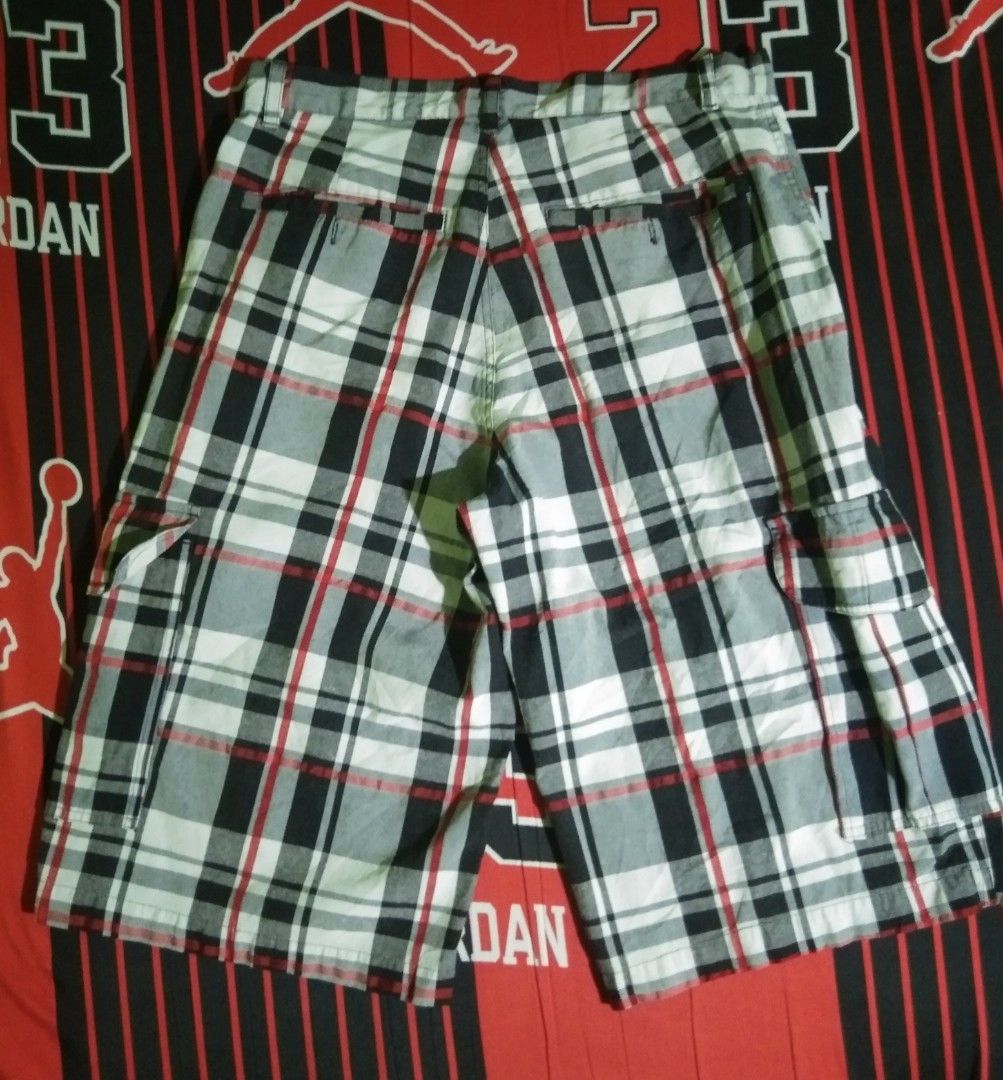 Beyond The Limit Plaid Cargo Shorts Size 34 (Category: Shorts) located in Quezon City. Submitted by aljonbermu25659 (Listing ID 1462743311, Image 3). Description: - Brand: Beyond The Limit - Style: Plaid Cargo Shorts - Size: 34 - Material: Cotton & Polyester Blend - Perfect for: Casual Wear - Features: Plenty of pocket space.