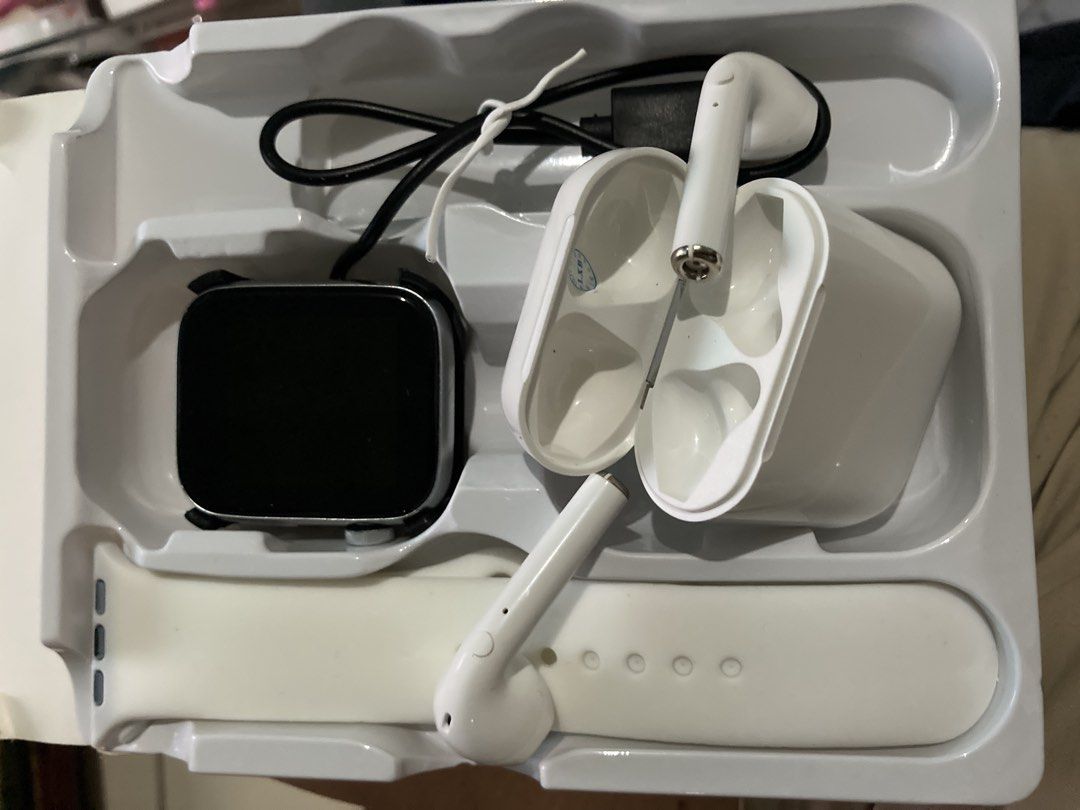 BIG 2.0 Infinite Display Smartwatch & Earbuds Set (Category: Wearables & Smart Watches) located in Antipolo. Submitted by ibskikayshop (Listing ID 1462839203, Image 3). Description: - BIG 2.0 Infinite Display Smartwatch & Earbuds Set - Includes: Smartwatch, charging cable, user manual - White band only - Earbuds - Ideal for everyday use.