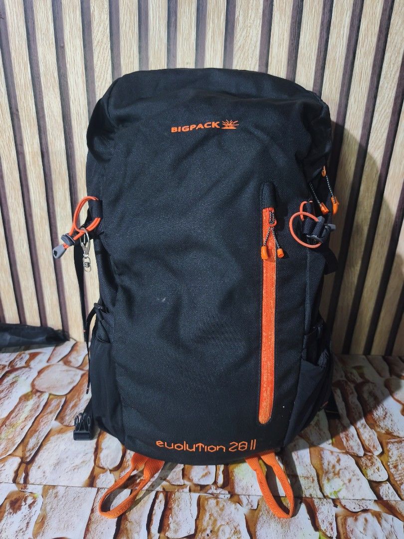 BIGPACK Germany Evolution II Backpack (Category: Backpacks) located in Baguio. Submitted by baguiopinethrift (Listing ID 1462836937, Image 1). Description: BIGPACK Germany, Evolution II Backpack With Hydration port Hard backframe (Padded) Very Good Condition Price: 850 Loc: Baguio Open for Shipping Open VC for item inspection PM for other details.🙂.