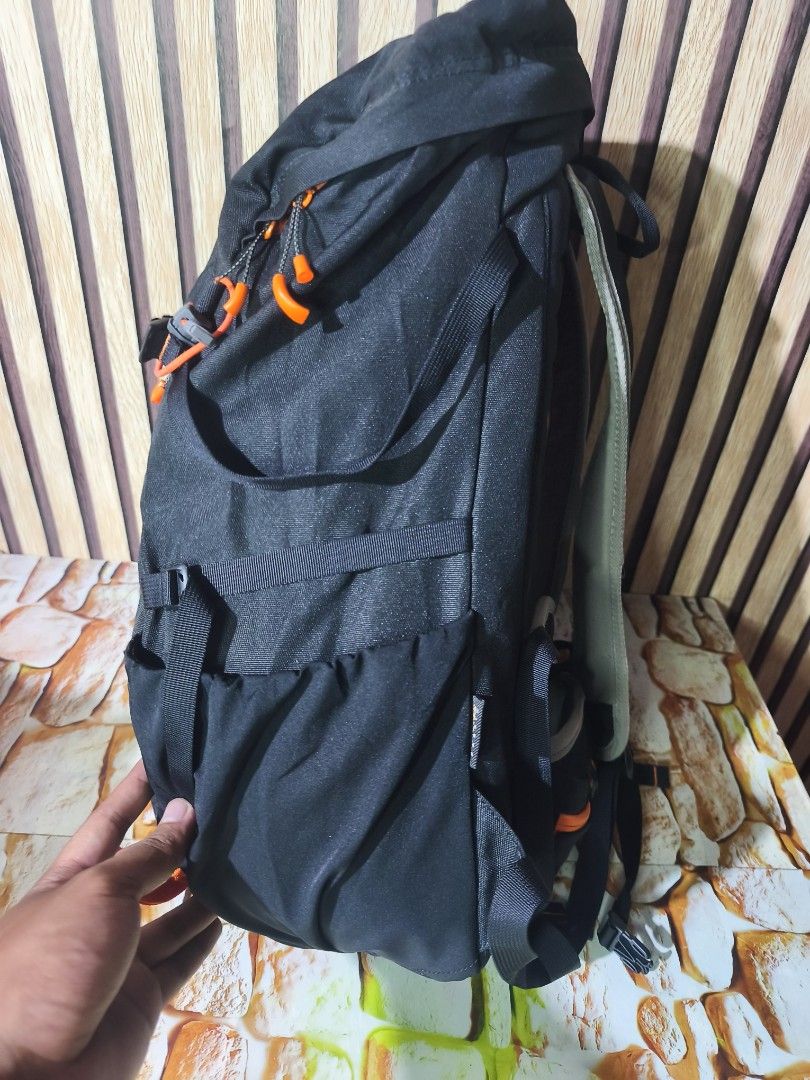 BIGPACK Germany Evolution II Backpack (Category: Backpacks) located in Baguio. Submitted by baguiopinethrift (Listing ID 1462836937, Image 3). Description: BIGPACK Germany, Evolution II Backpack With Hydration port Hard backframe (Padded) Very Good Condition Price: 850 Loc: Baguio Open for Shipping Open VC for item inspection PM for other details.🙂.