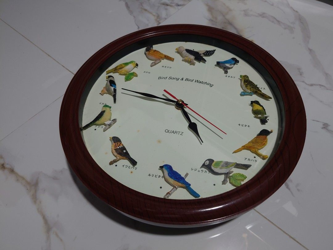 Bird Clock (Category: Clocks) located in General Trias. Submitted by mervcorner (Listing ID 1462859564, Image 2). Description: Tweets every hour depending on the time and assigned bird. Quartz Made in Japan Medyo basag lang sound lalo pag bago battery kasi malakas volume. Uses 3 AA batteries. RFS: Decluttering Item Location: General Trias, Cavite Delivery thru Lalamove (At Buyer's Expense) Contact 09918984245 if interested..