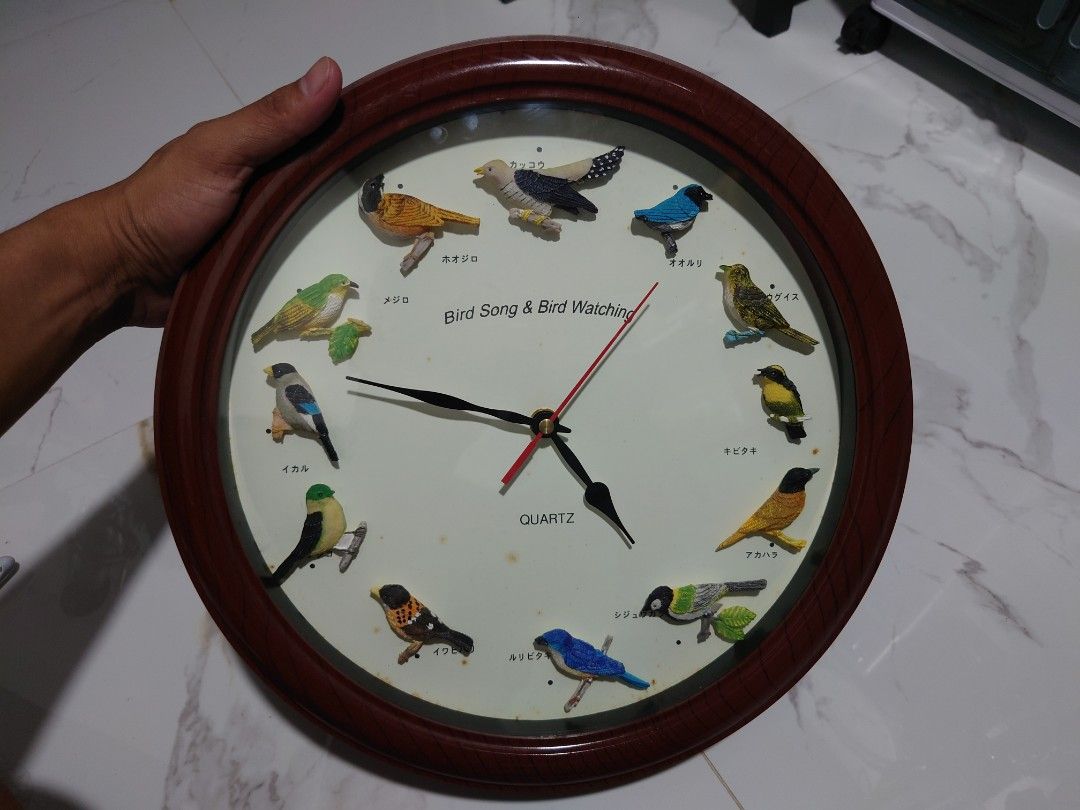 Bird Clock (Category: Clocks) located in General Trias. Submitted by mervcorner (Listing ID 1462859564, Image 1). Description: Tweets every hour depending on the time and assigned bird. Quartz Made in Japan Medyo basag lang sound lalo pag bago battery kasi malakas volume. Uses 3 AA batteries. RFS: Decluttering Item Location: General Trias, Cavite Delivery thru Lalamove (At Buyer's Expense) Contact 09918984245 if interested..