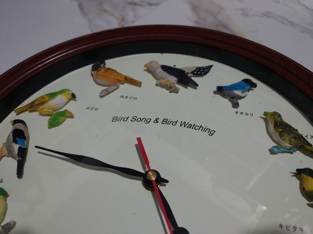 Bird Clock (Category: Clocks) located in General Trias. Submitted by mervcorner (Listing ID 1462859564, Image 3). Description: Tweets every hour depending on the time and assigned bird. Quartz Made in Japan Medyo basag lang sound lalo pag bago battery kasi malakas volume. Uses 3 AA batteries. RFS: Decluttering Item Location: General Trias, Cavite Delivery thru Lalamove (At Buyer's Expense) Contact 09918984245 if interested..